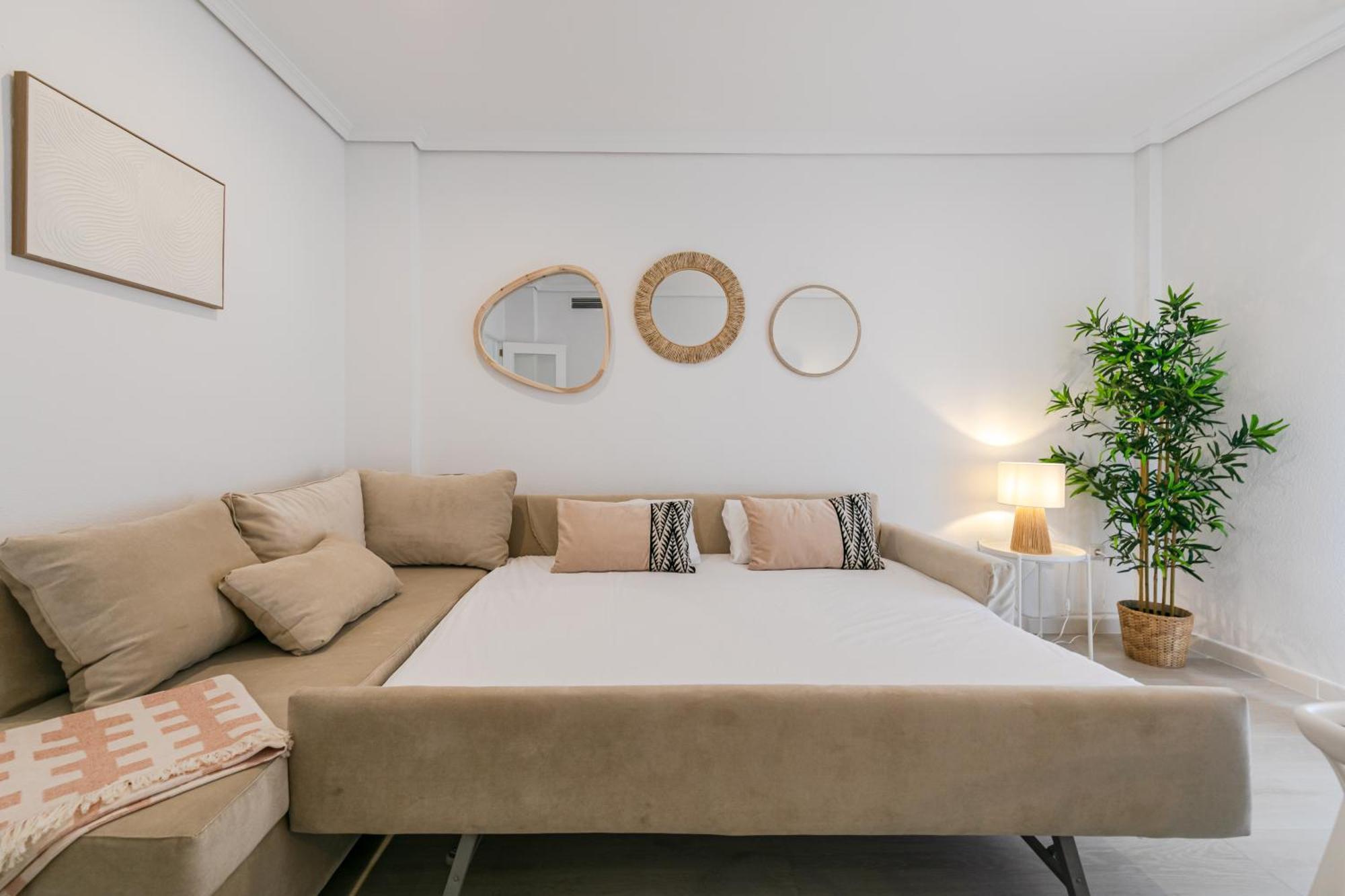 Isg Apartments Becquer Free Parking Inside The Building Seville Exterior photo